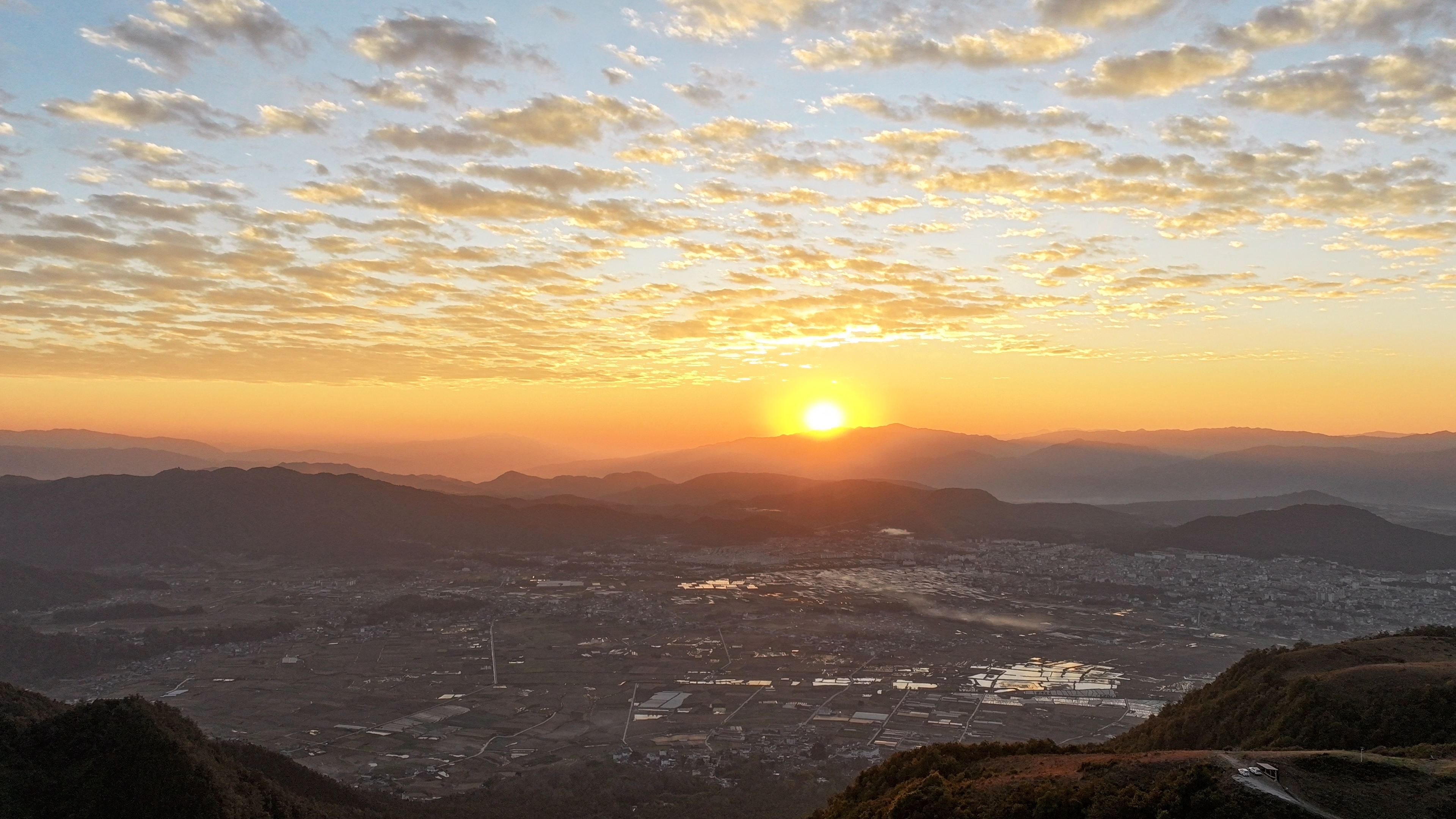 夕阳弯道